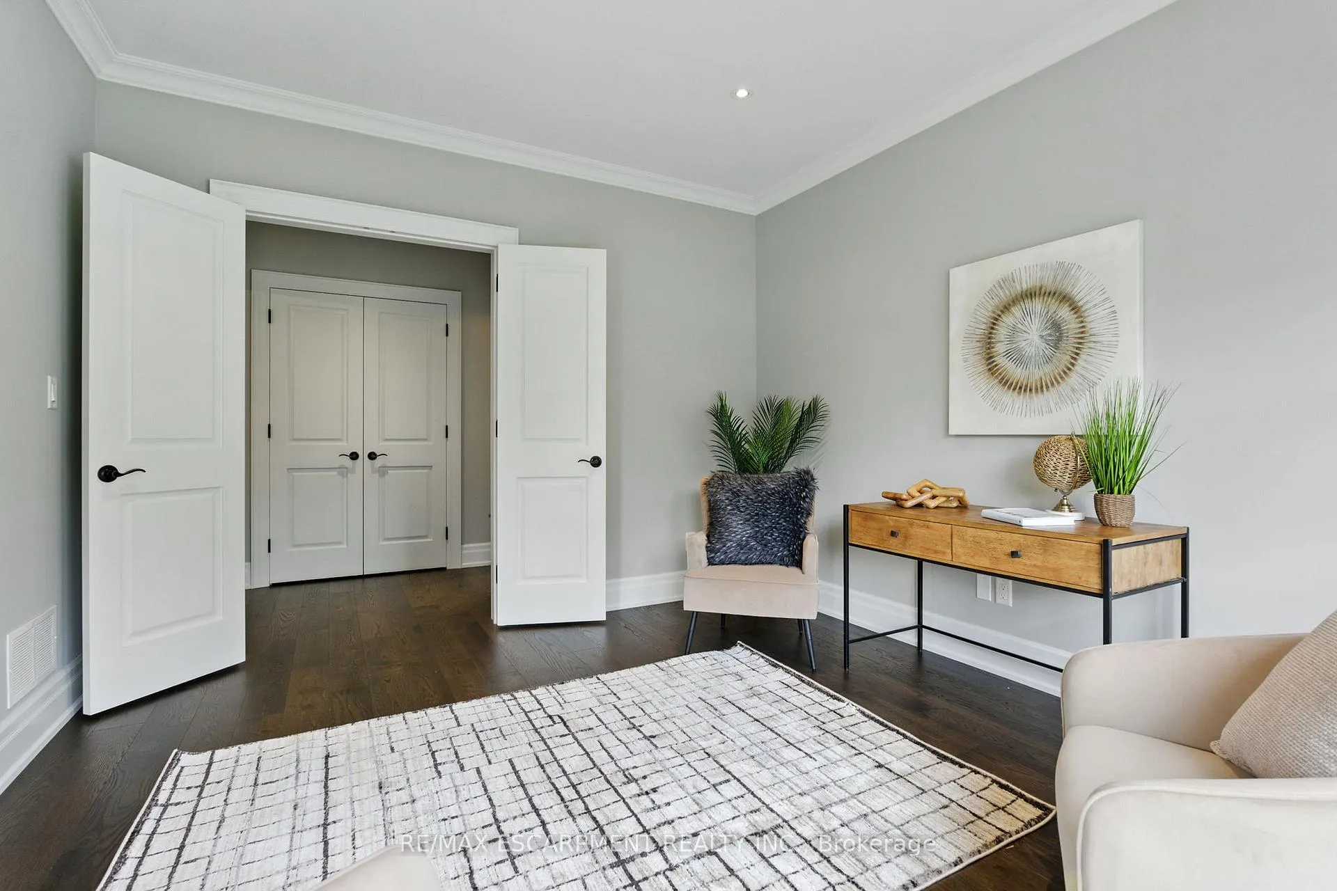 Photo 8 of 391 Patricia Drive, Burlington, Bayview — HOMEH