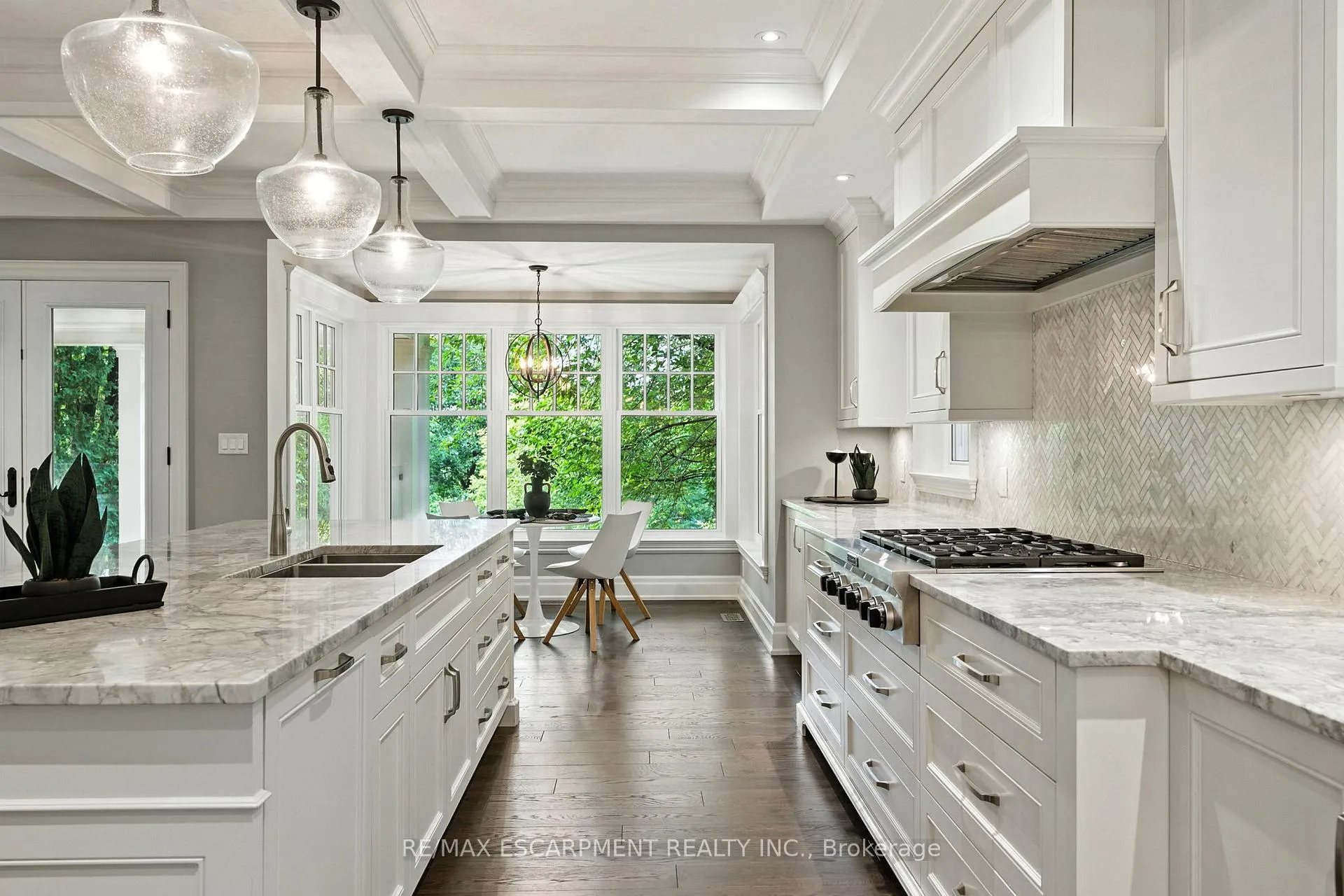Photo 11 of 391 Patricia Drive, Burlington, Bayview — HOMEH