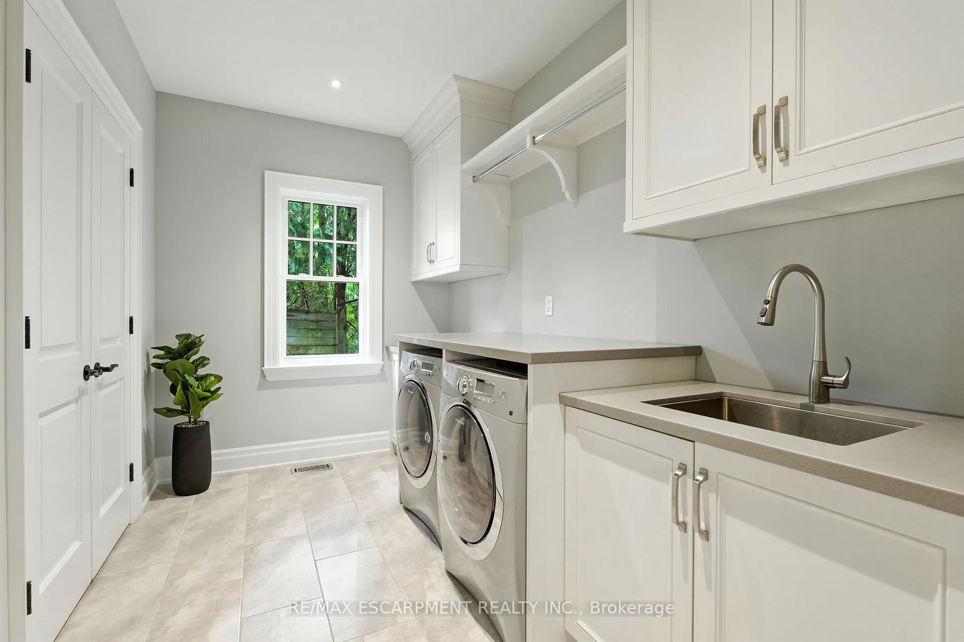Photo 22 of 391 Patricia Drive, Burlington, Bayview — HOMEH