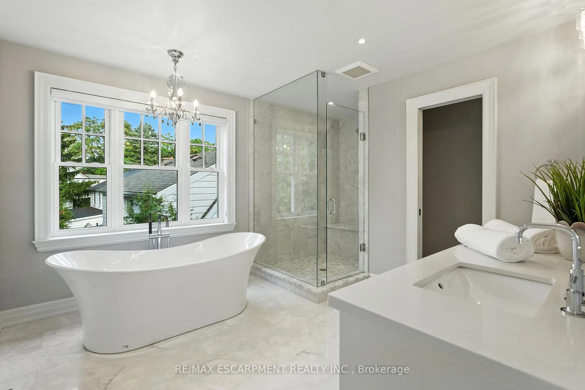 Photo 28 of 391 Patricia Drive, Burlington, Bayview — HOMEH