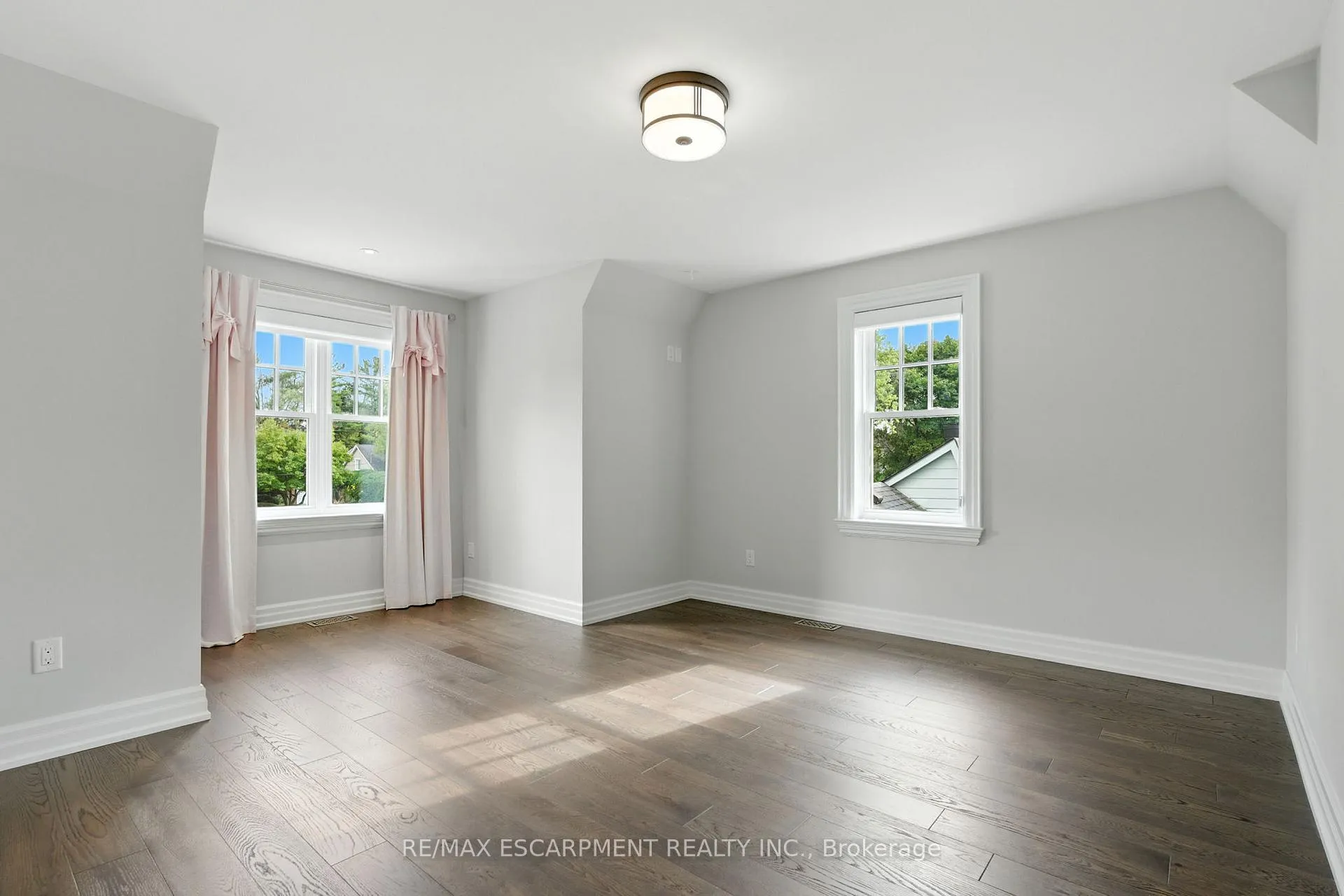 Photo 31 of 391 Patricia Drive, Burlington, Bayview — HOMEH