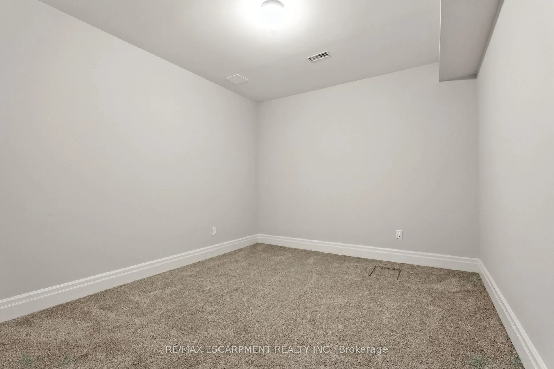 Photo 36 of 391 Patricia Drive, Burlington, Bayview — HOMEH