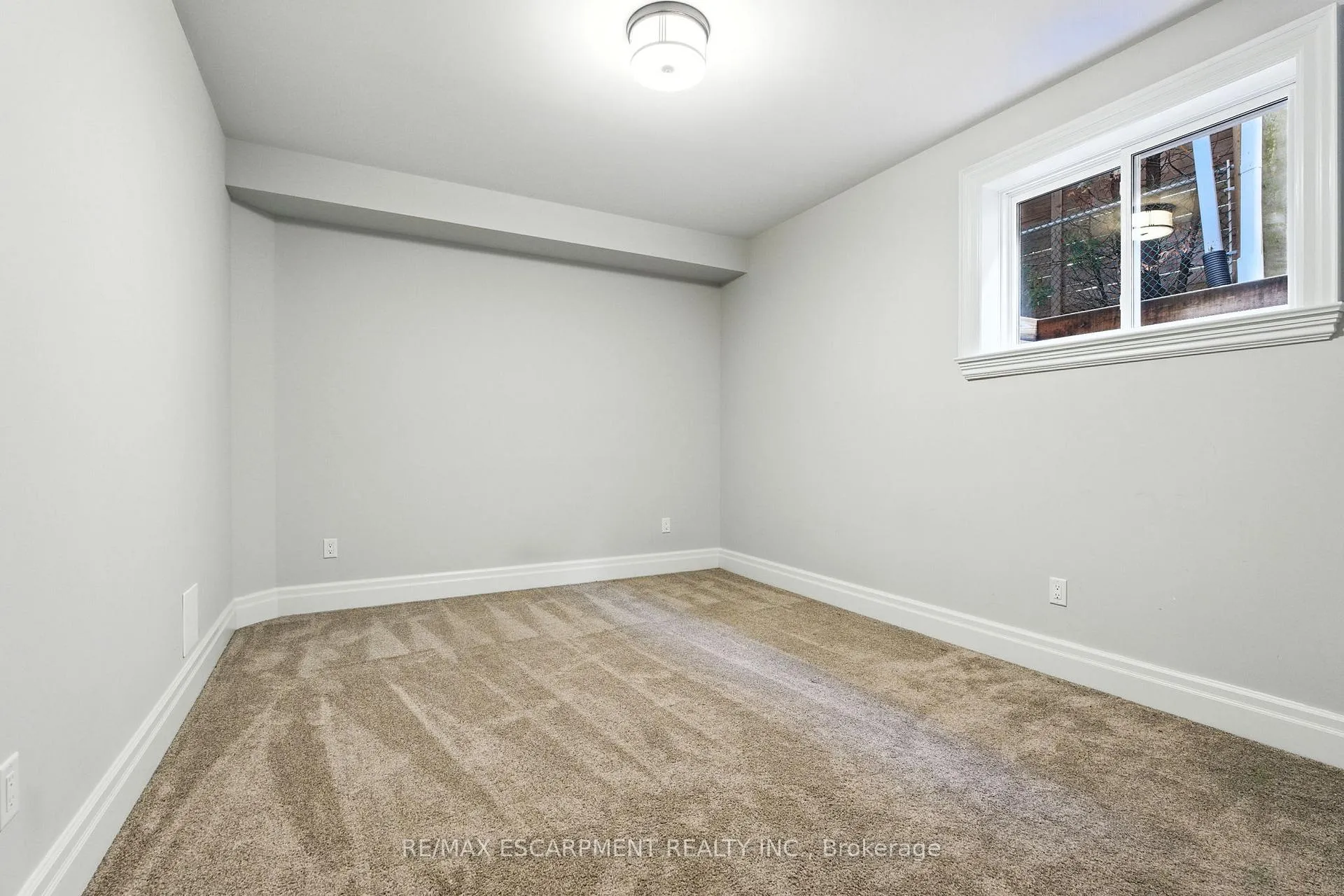 Photo 37 of 391 Patricia Drive, Burlington, Bayview — HOMEH
