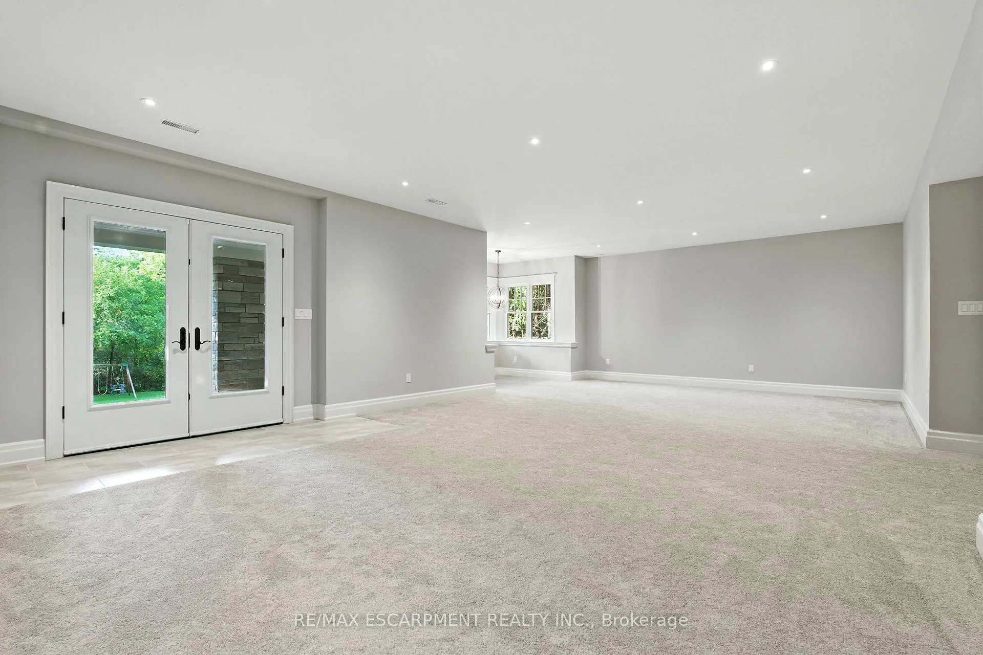 Photo 41 of 391 Patricia Drive, Burlington, Bayview — HOMEH