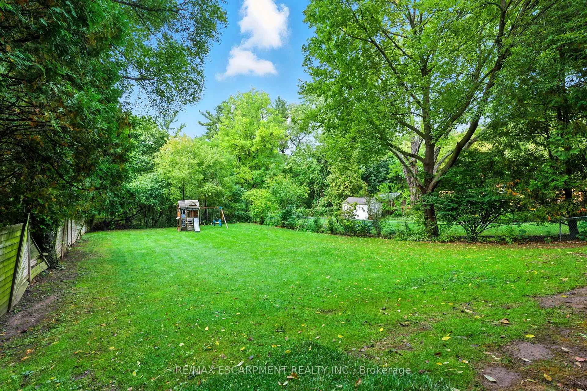 Photo 43 of 391 Patricia Drive, Burlington, Bayview — HOMEH