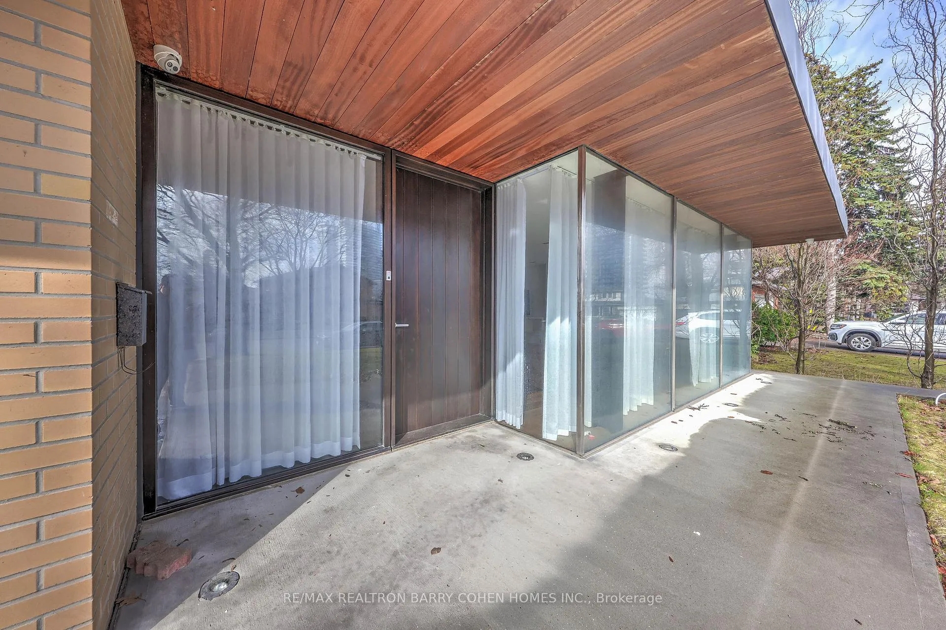 Photo 2 of 6 Bannatyne Drive, North York, St. Andrew-Windfields — HOMEH