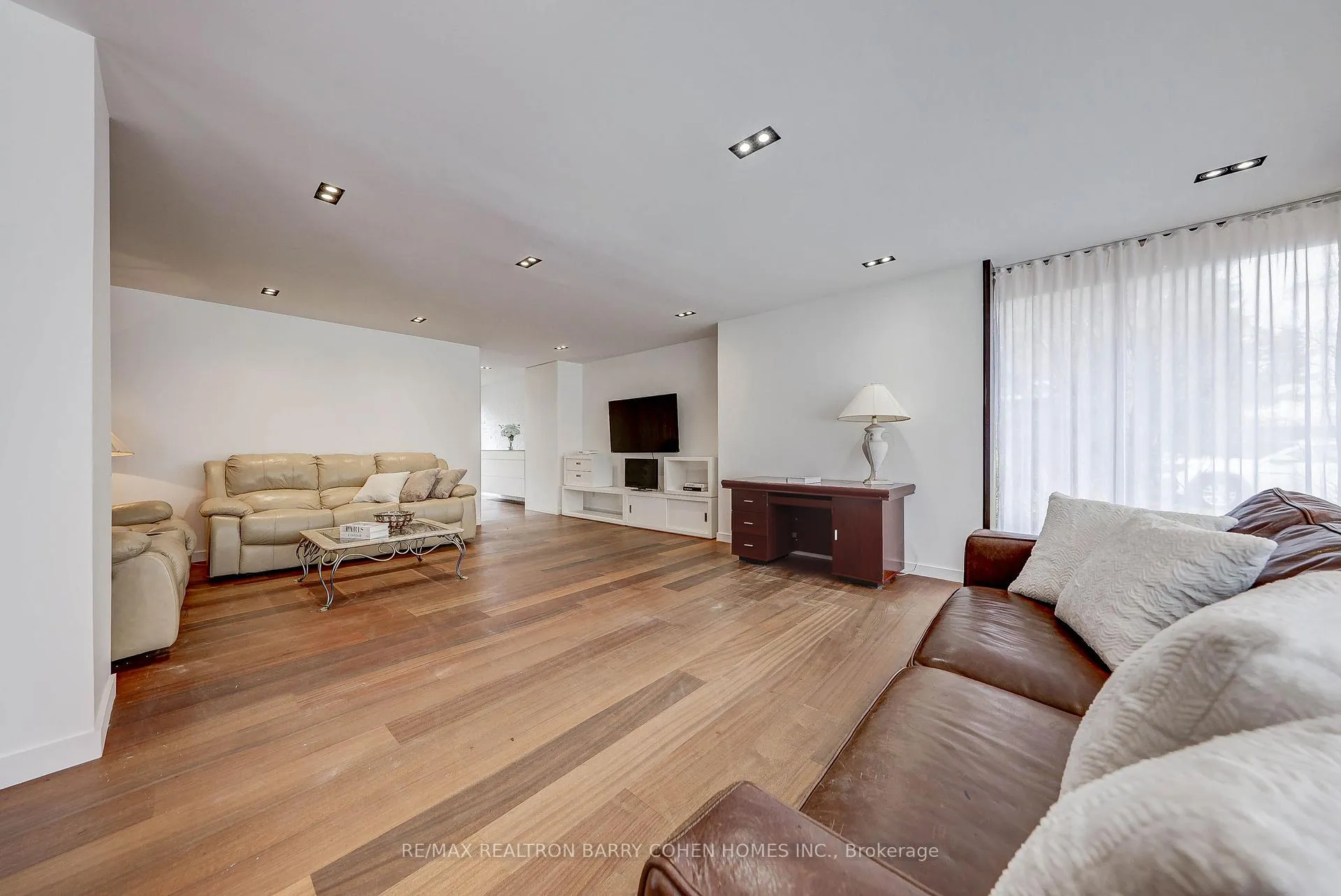 Photo 5 of 6 Bannatyne Drive, North York, St. Andrew-Windfields — HOMEH