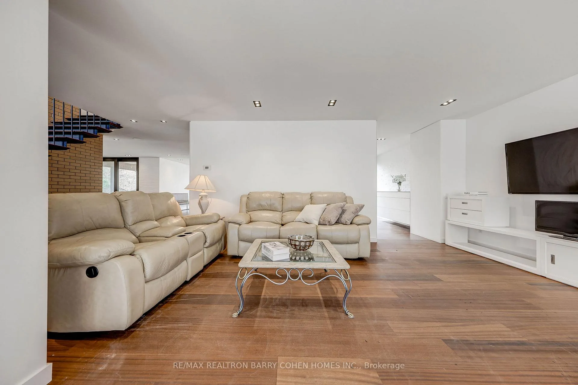 Photo 7 of 6 Bannatyne Drive, North York, St. Andrew-Windfields — HOMEH