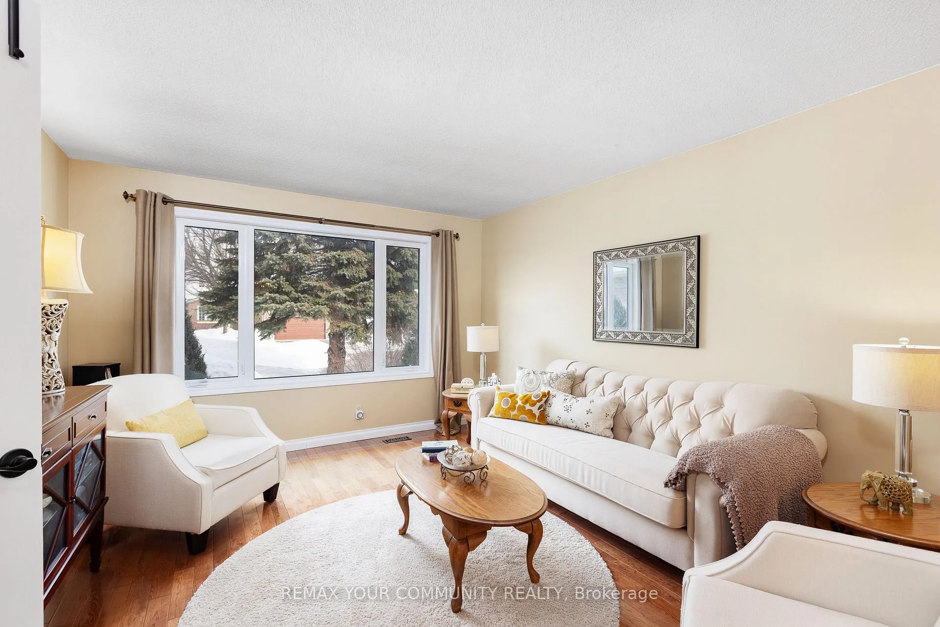 Photo 6 of 28 Camrose Drive, Georgina, Keswick South — HOMEH