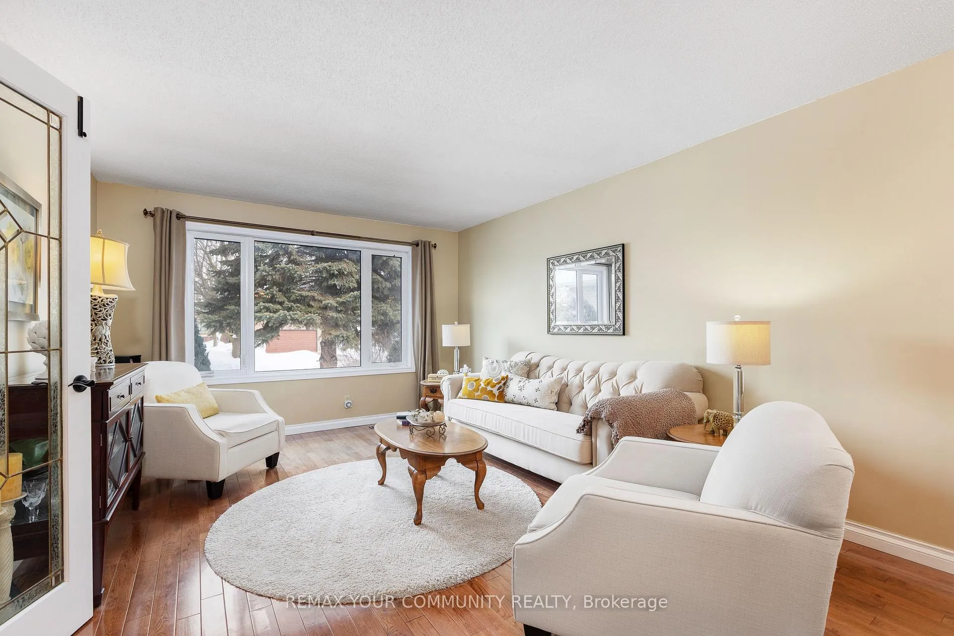 Photo 9 of 28 Camrose Drive, Georgina, Keswick South — HOMEH
