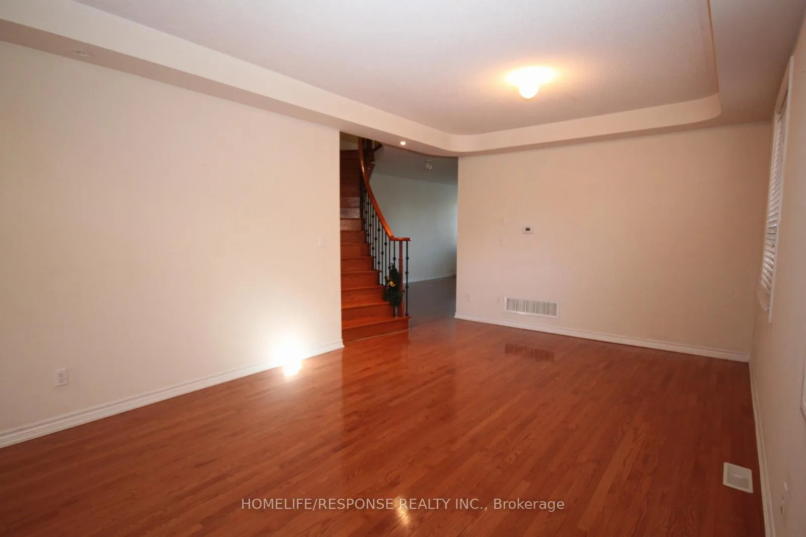 Photo 3 of 517 Fernforest Drive, Brampton, Sandringham-Wellington — HOMEH