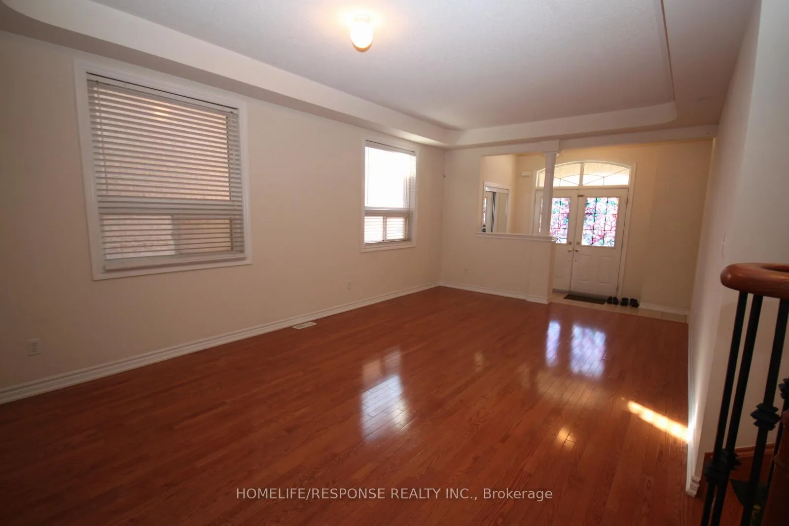 Photo 5 of 517 Fernforest Drive, Brampton, Sandringham-Wellington — HOMEH