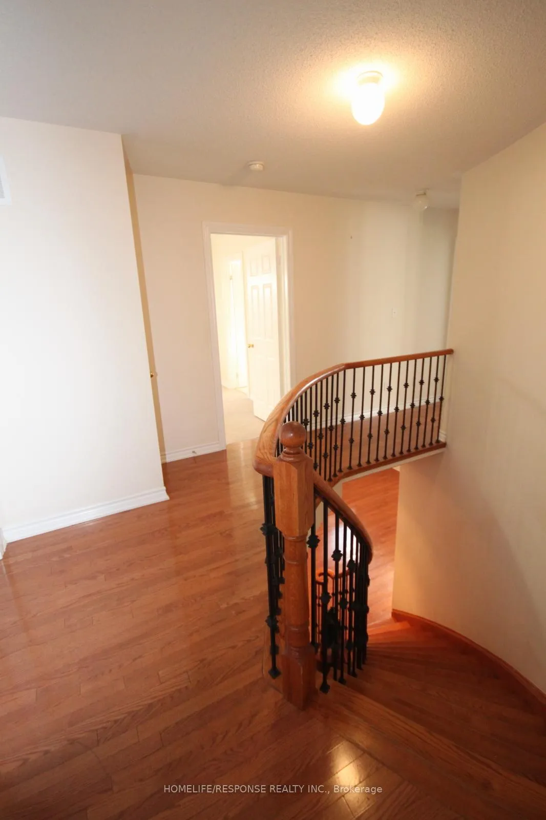 Photo 8 of 517 Fernforest Drive, Brampton, Sandringham-Wellington — HOMEH