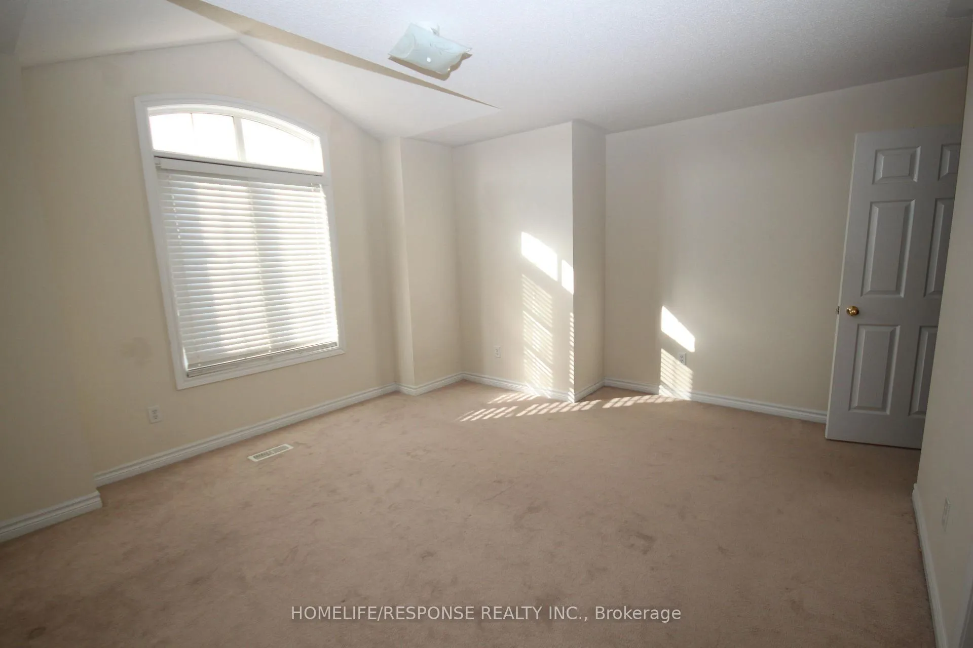 Photo 20 of 517 Fernforest Drive, Brampton, Sandringham-Wellington — HOMEH