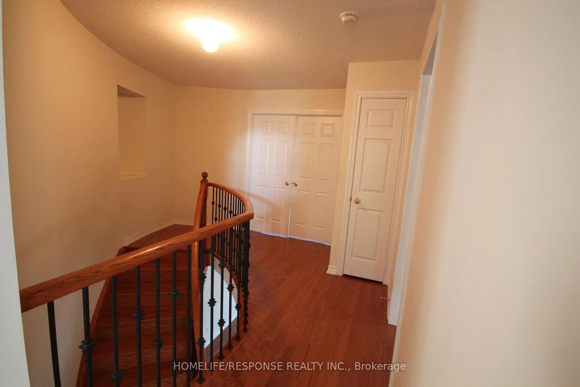 Photo 22 of 517 Fernforest Drive, Brampton, Sandringham-Wellington — HOMEH