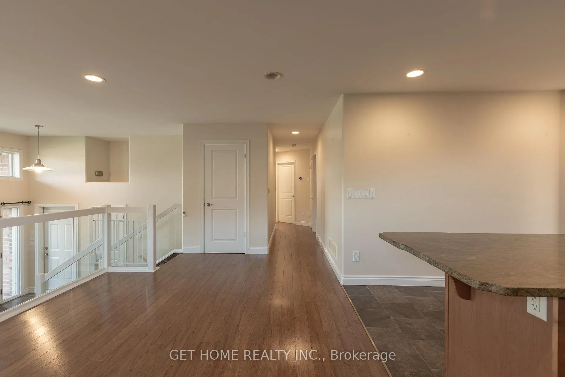 Photo 12 of 1364 Matthews Crescent, Lakeshore — HOMEH