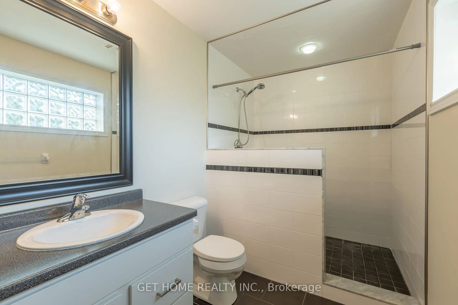 Photo 15 of 1364 Matthews Crescent, Lakeshore — HOMEH