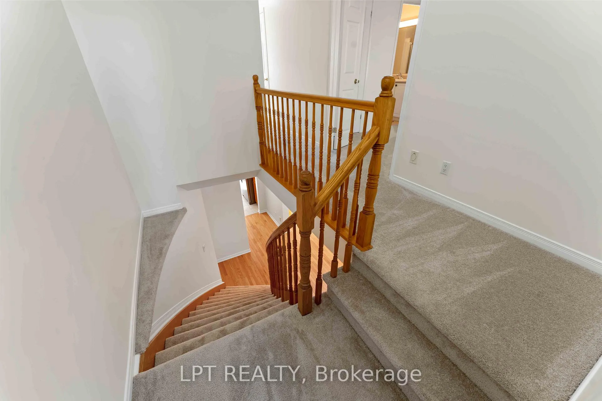 Photo 12 of 49 Pennard Way, Ottawa, Hunt Club Park/Greenboro — HOMEH