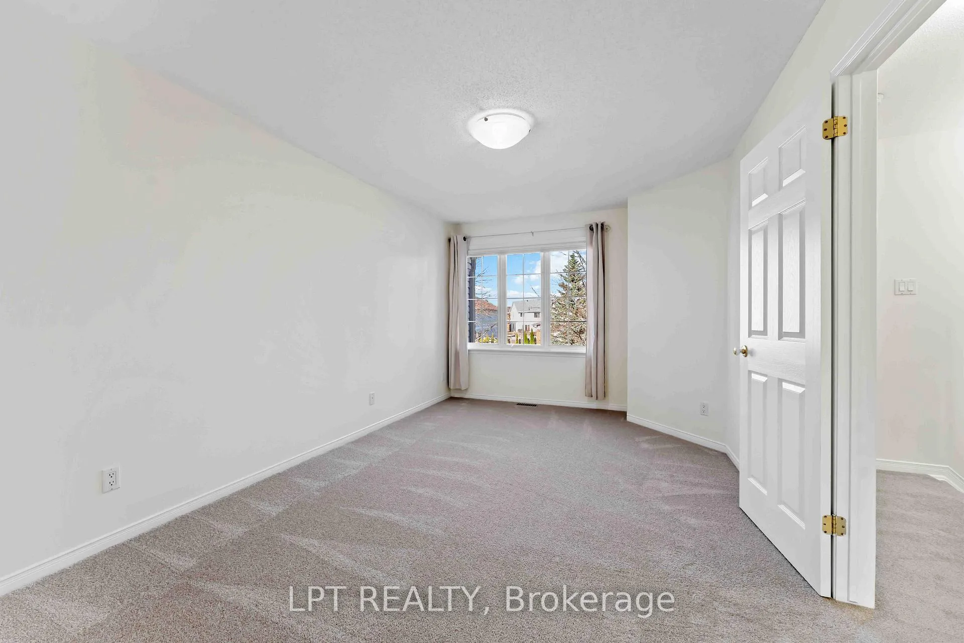 Photo 19 of 49 Pennard Way, Ottawa, Hunt Club Park/Greenboro — HOMEH