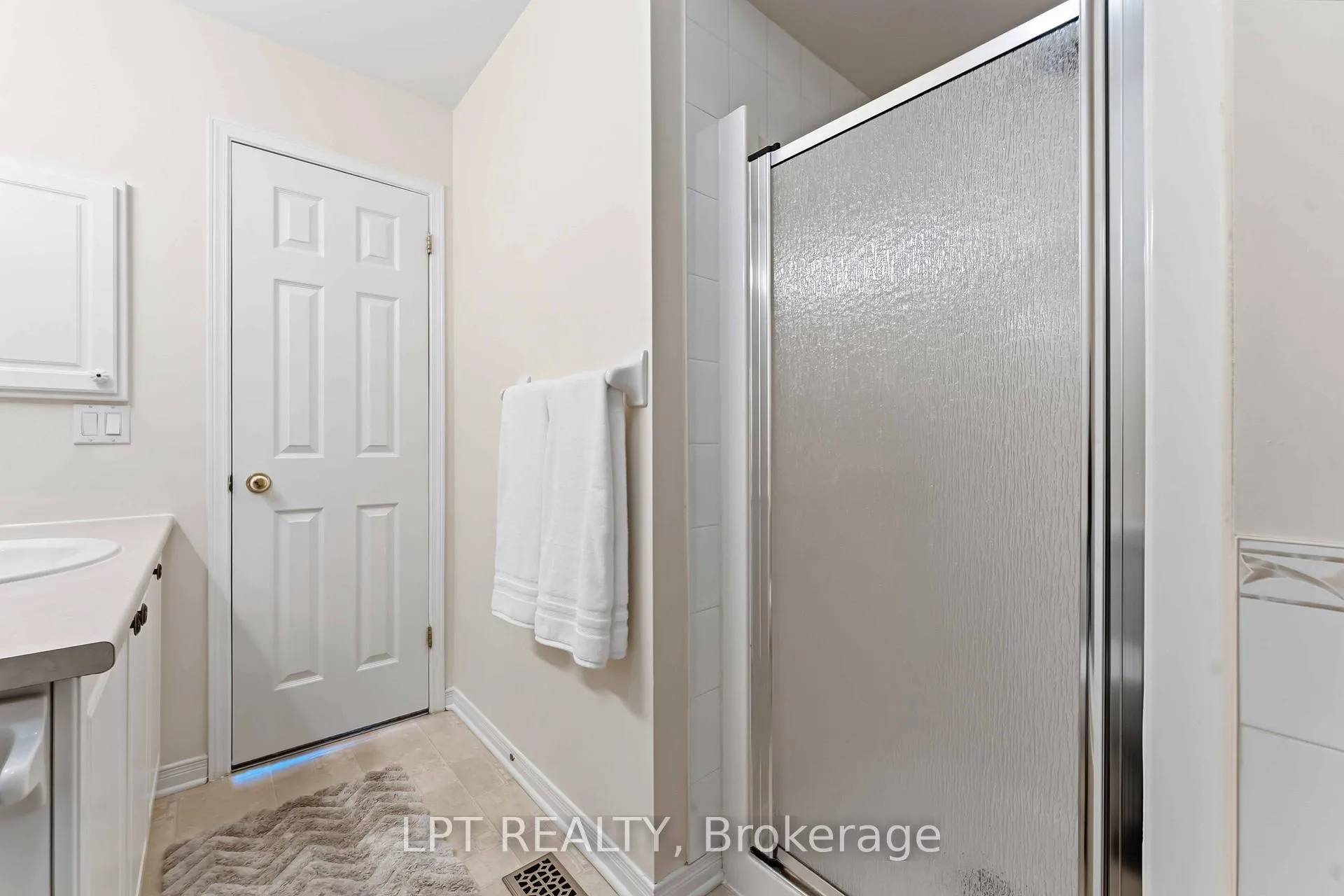 Photo 22 of 49 Pennard Way, Ottawa, Hunt Club Park/Greenboro — HOMEH