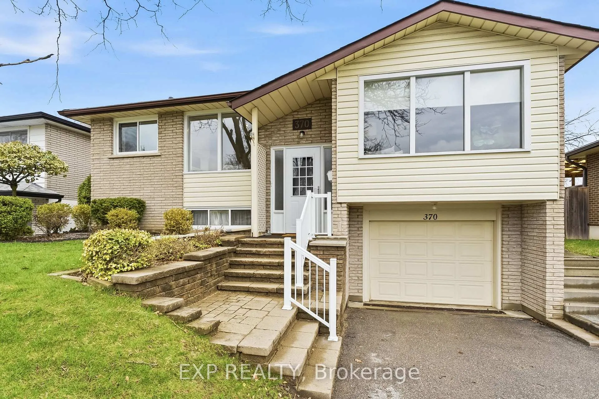 Photo 4 of 370 Hillcroft Street, Oshawa, O'Neill — HOMEH