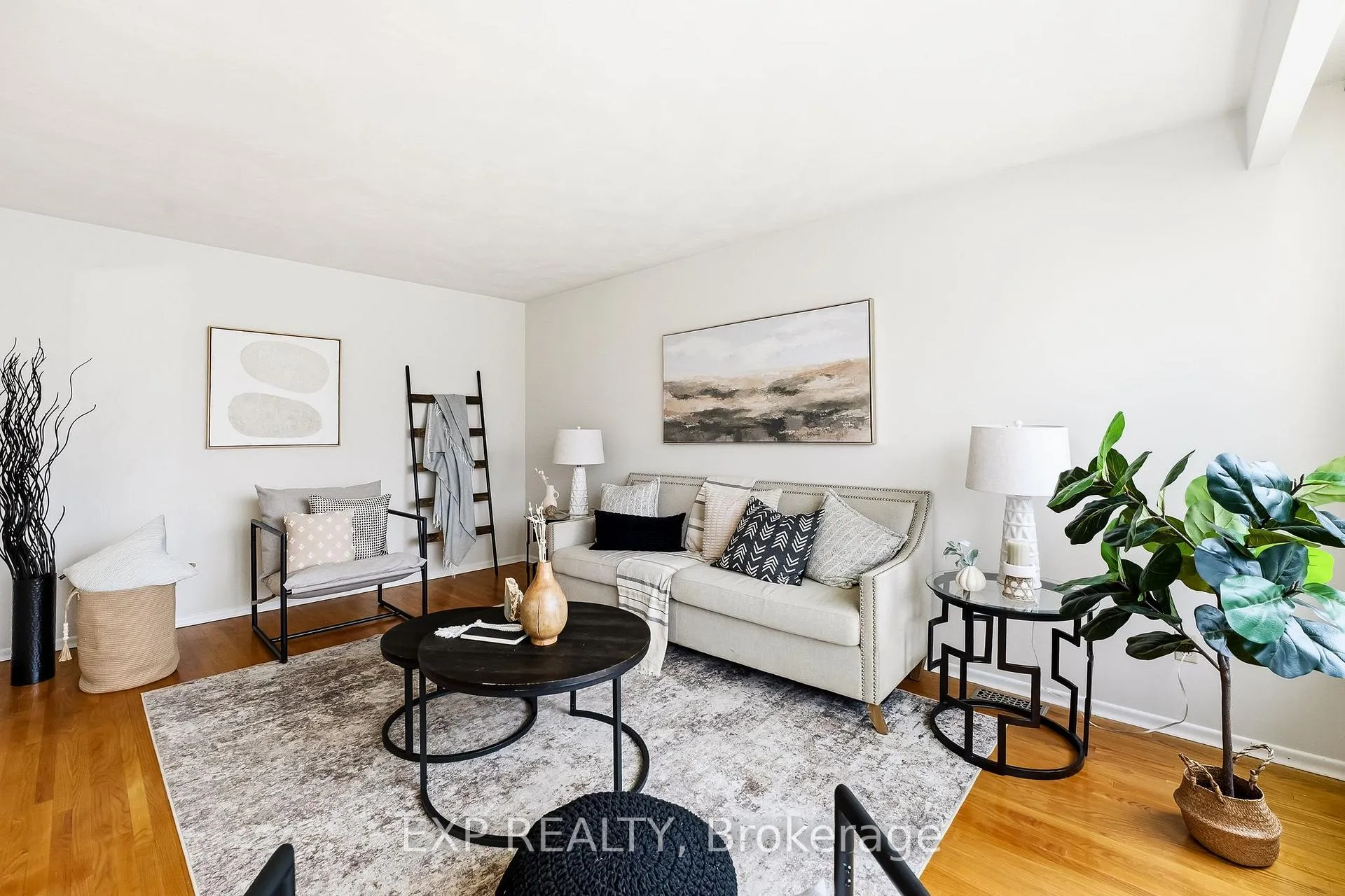 Photo 12 of 370 Hillcroft Street, Oshawa, O'Neill — HOMEH