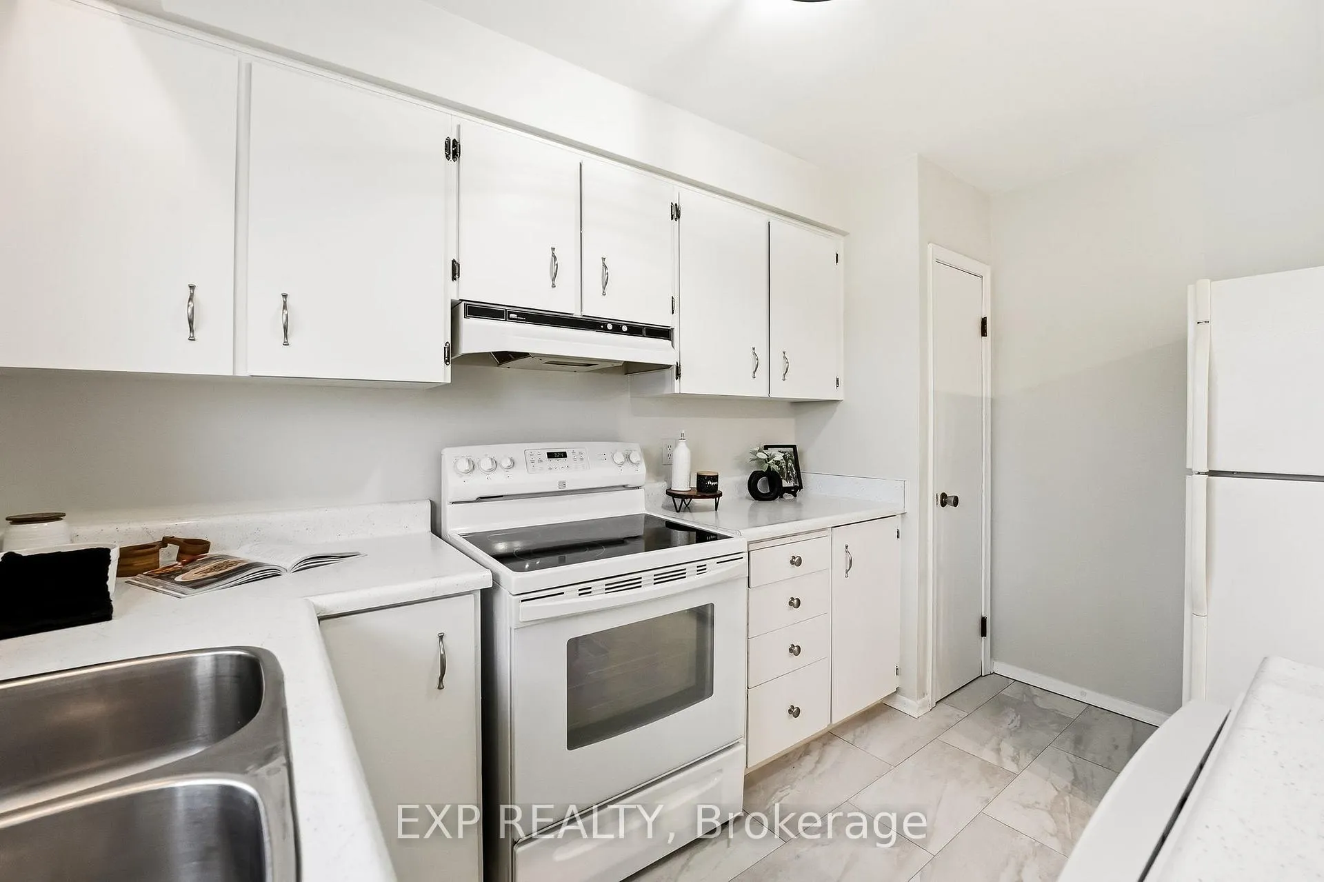 Photo 17 of 370 Hillcroft Street, Oshawa, O'Neill — HOMEH