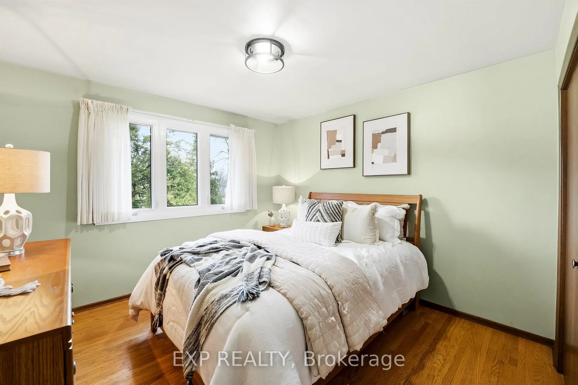 Photo 23 of 370 Hillcroft Street, Oshawa, O'Neill — HOMEH