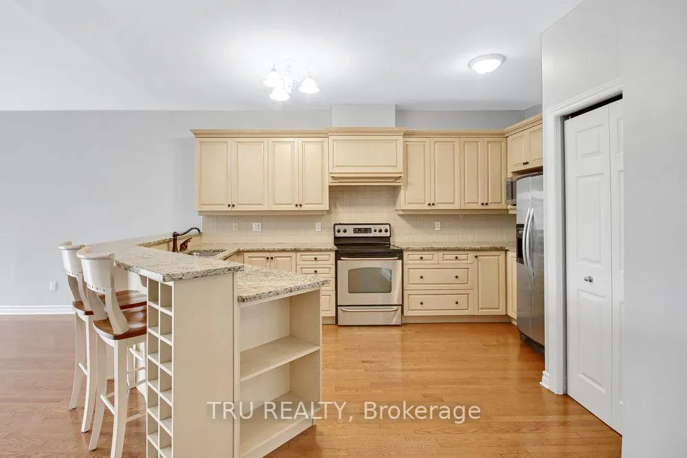 Photo 4 of 108 Villageview Private, Ottawa, Carp — HOMEH