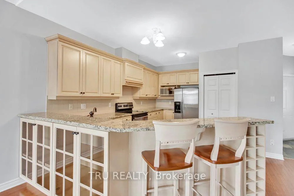 Photo 10 of 108 Villageview Private, Ottawa, Carp — HOMEH
