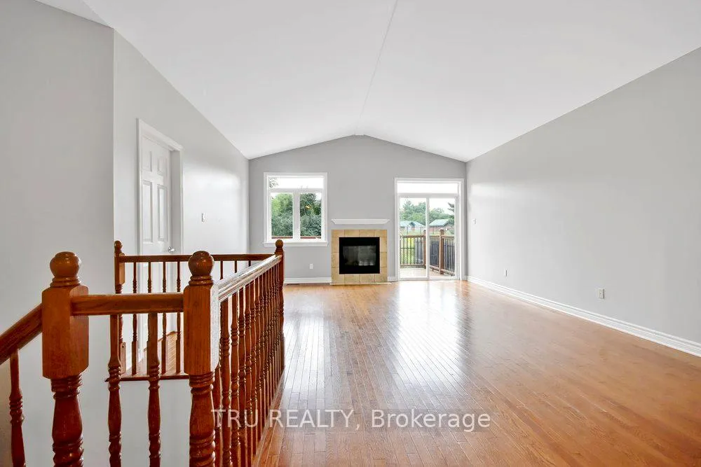 Photo 14 of 108 Villageview Private, Ottawa, Carp — HOMEH