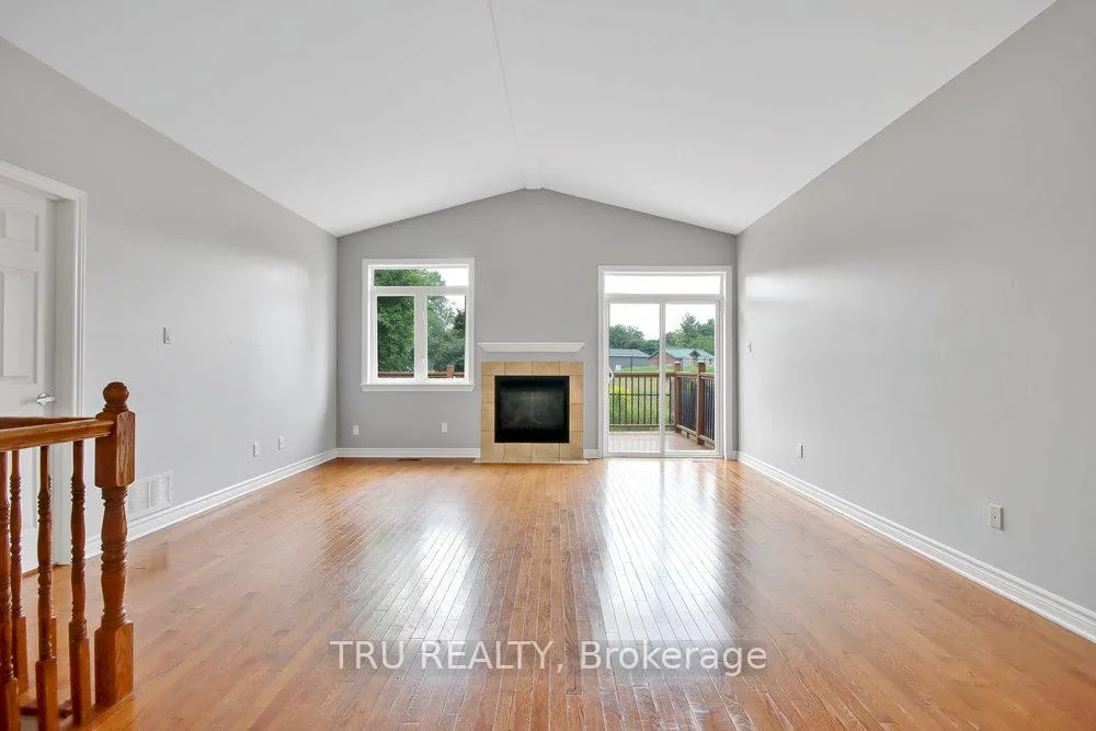 Photo 15 of 108 Villageview Private, Ottawa, Carp — HOMEH