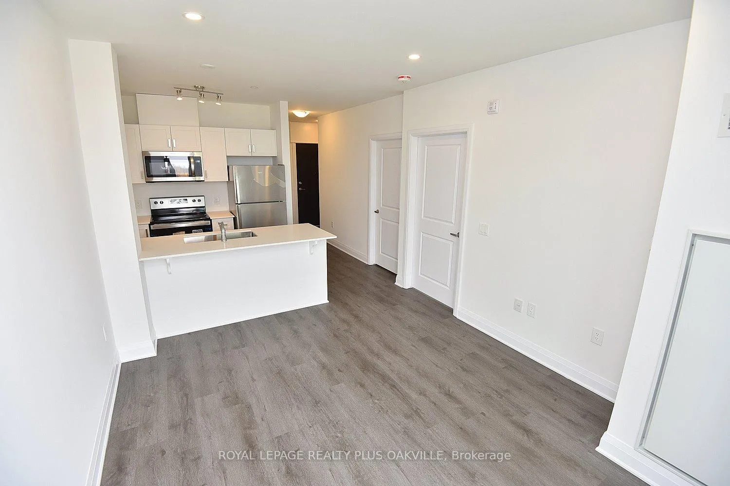 Photo 4 of Unit 510, 1936 Rymal Road E, Hamilton, Stoney Creek Mountain — HOMEH