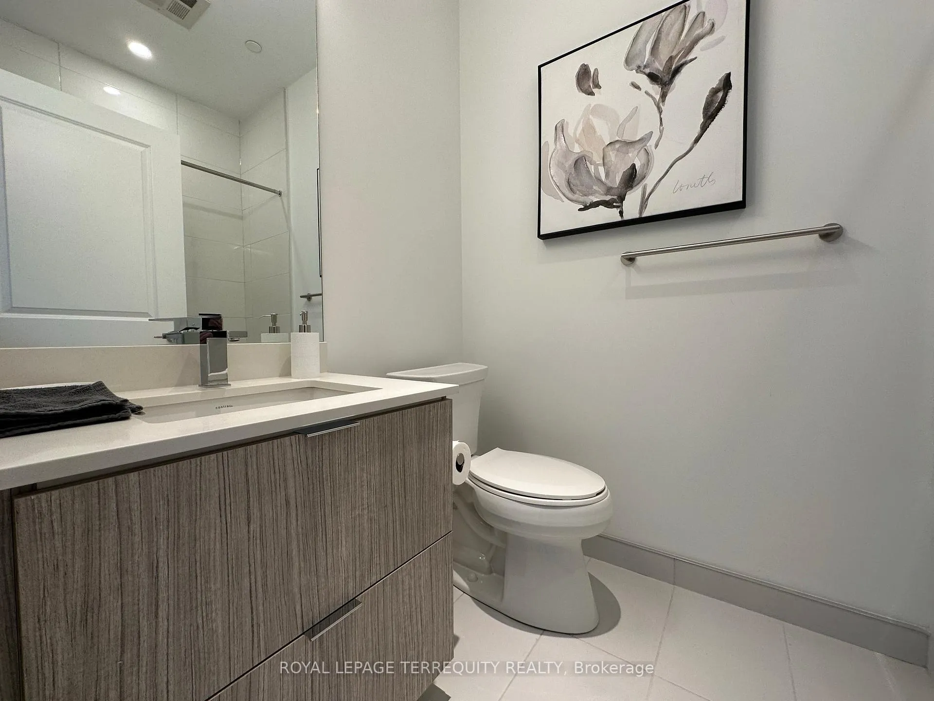 Photo 9 of Unit 1104, 395 Bloor Street E, Toronto, North St. James Town — HOMEH