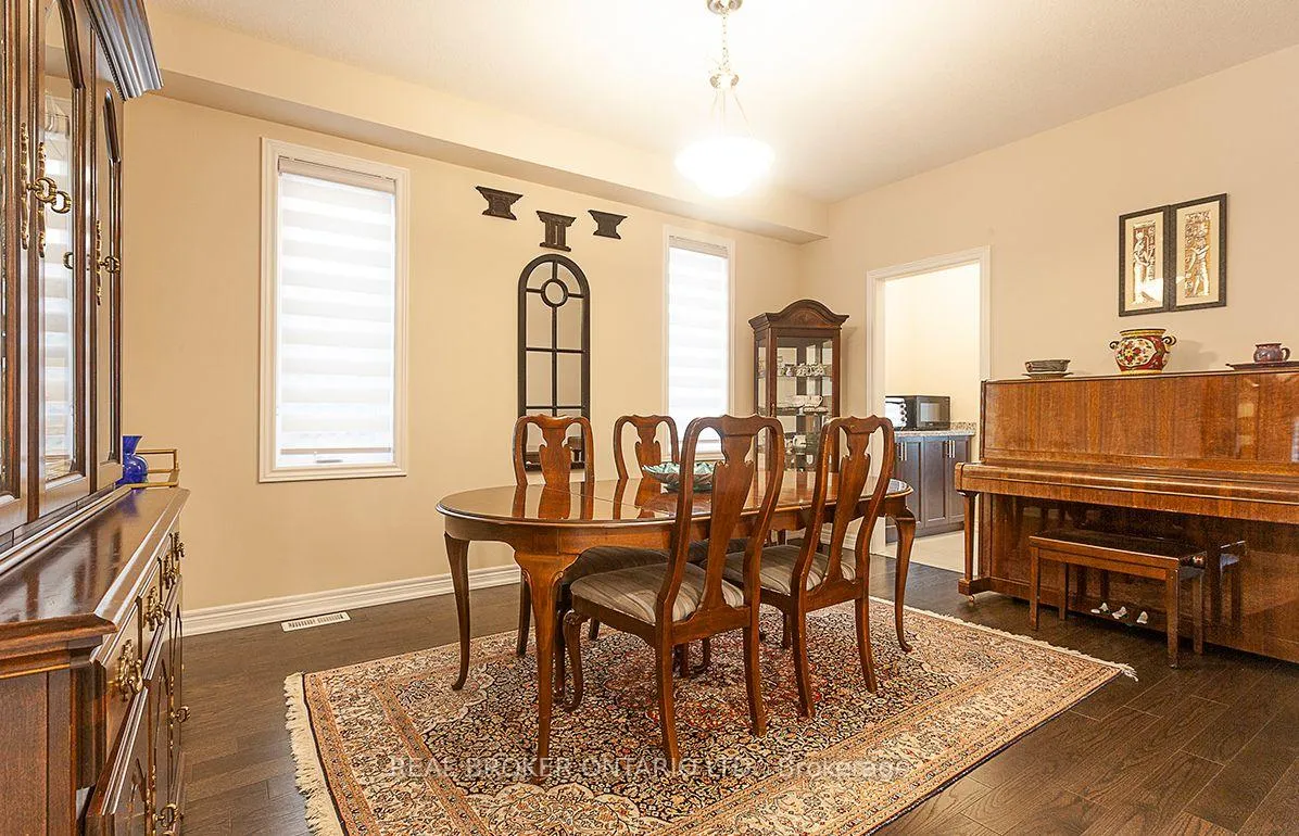 Photo 2 of 60 Morrison Drive, Hamilton, Meadowlands — HOMEH