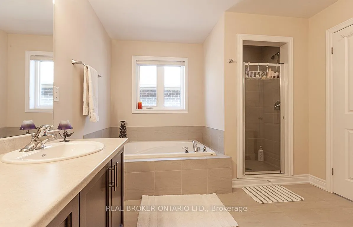 Photo 9 of 60 Morrison Drive, Hamilton, Meadowlands — HOMEH