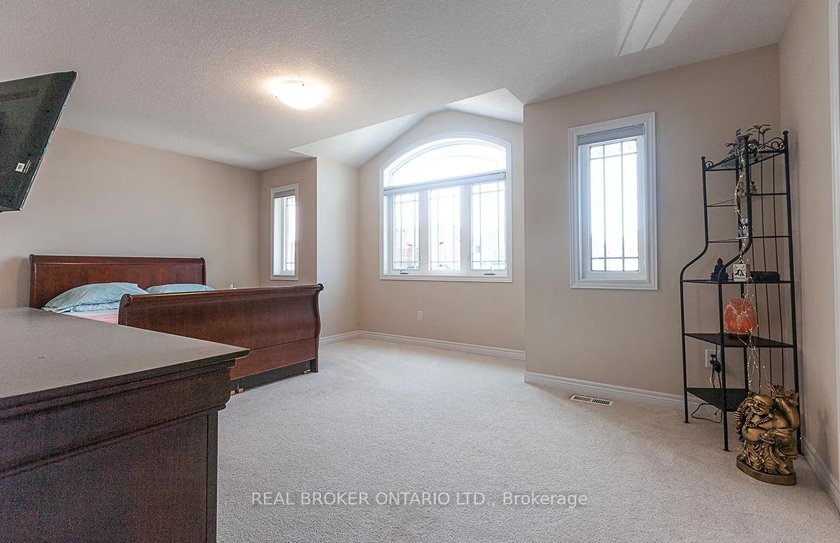 Photo 11 of 60 Morrison Drive, Hamilton, Meadowlands — HOMEH