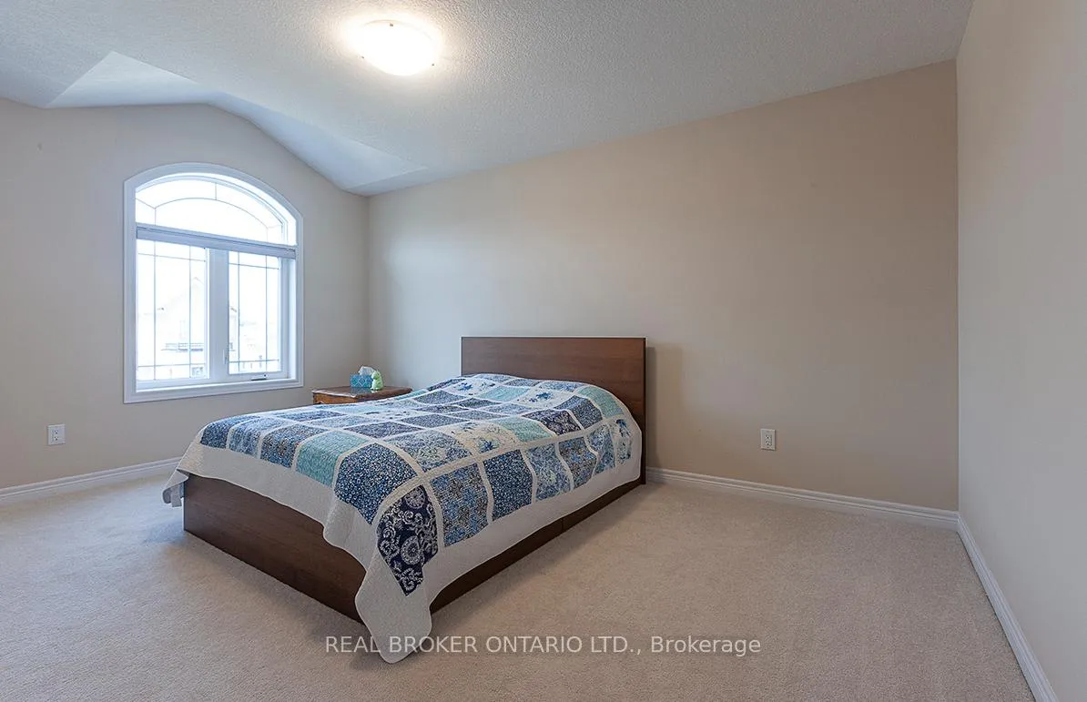 Photo 12 of 60 Morrison Drive, Hamilton, Meadowlands — HOMEH