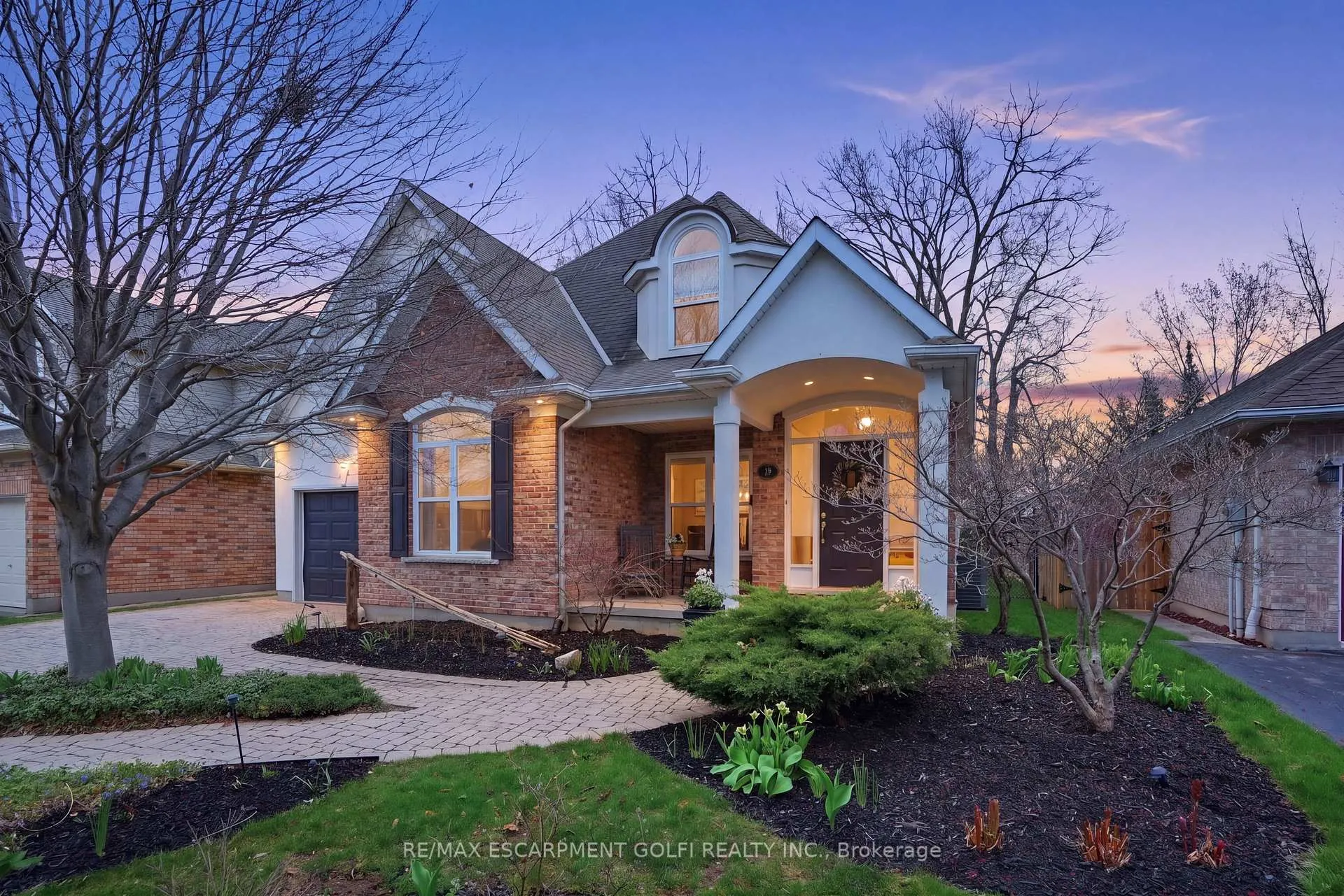 Photo 3 of 20 Timber Lane, St. Catharines, Lakeport — HOMEH