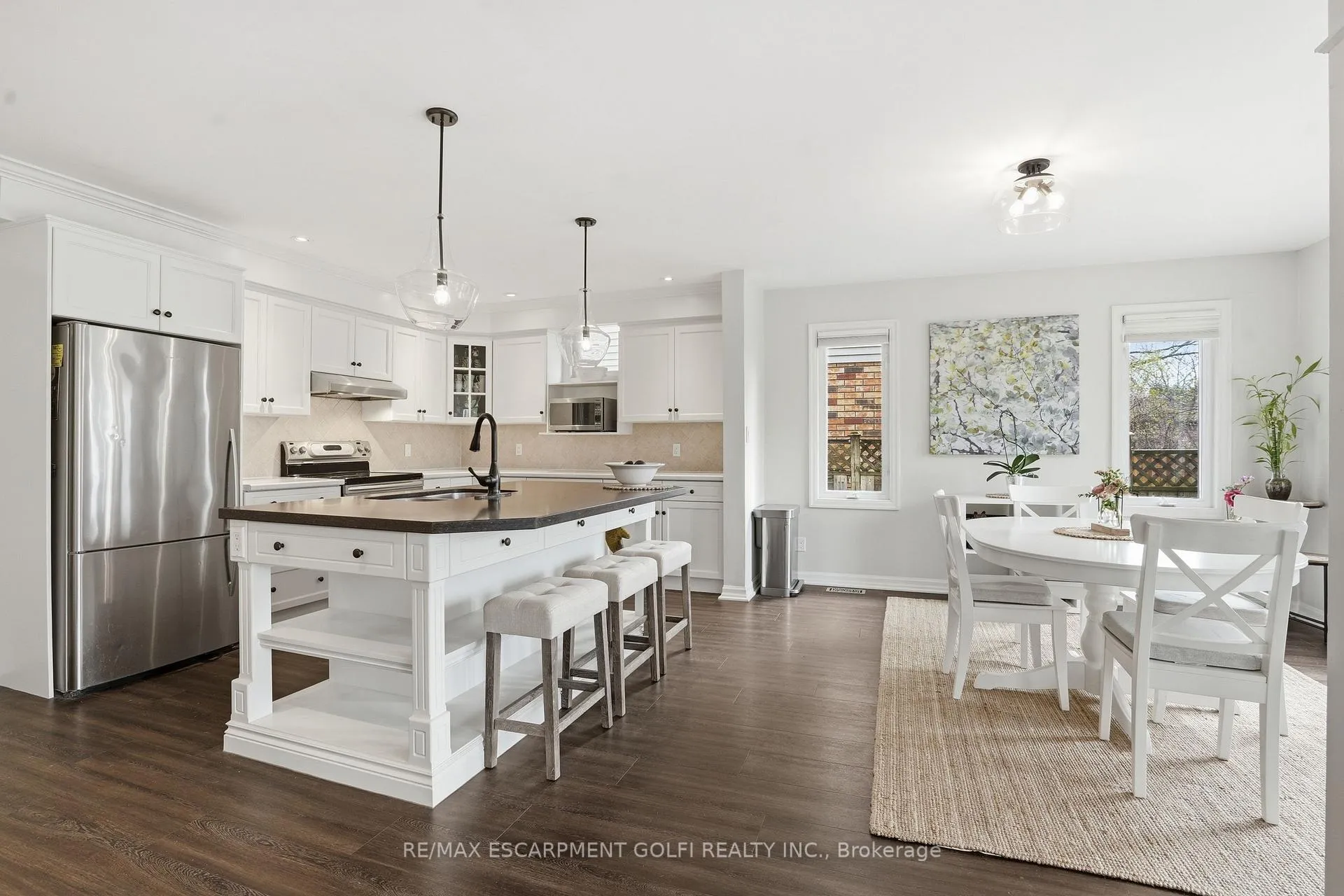 Photo 10 of 20 Timber Lane, St. Catharines, Lakeport — HOMEH