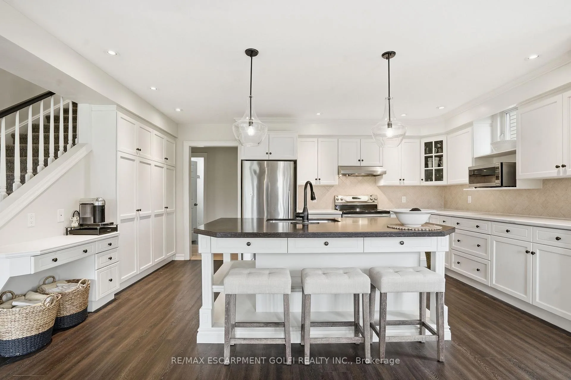Photo 12 of 20 Timber Lane, St. Catharines, Lakeport — HOMEH