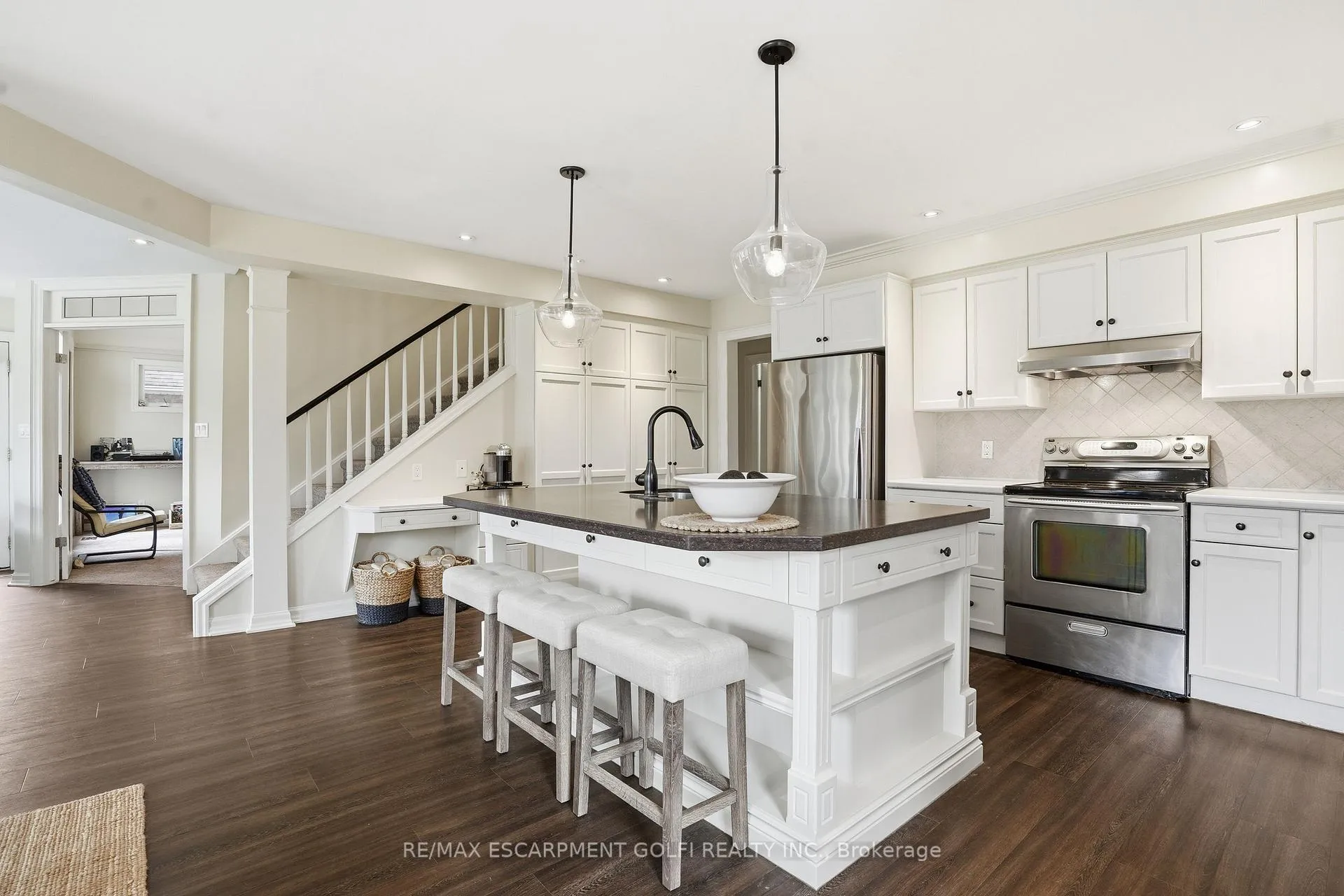 Photo 13 of 20 Timber Lane, St. Catharines, Lakeport — HOMEH