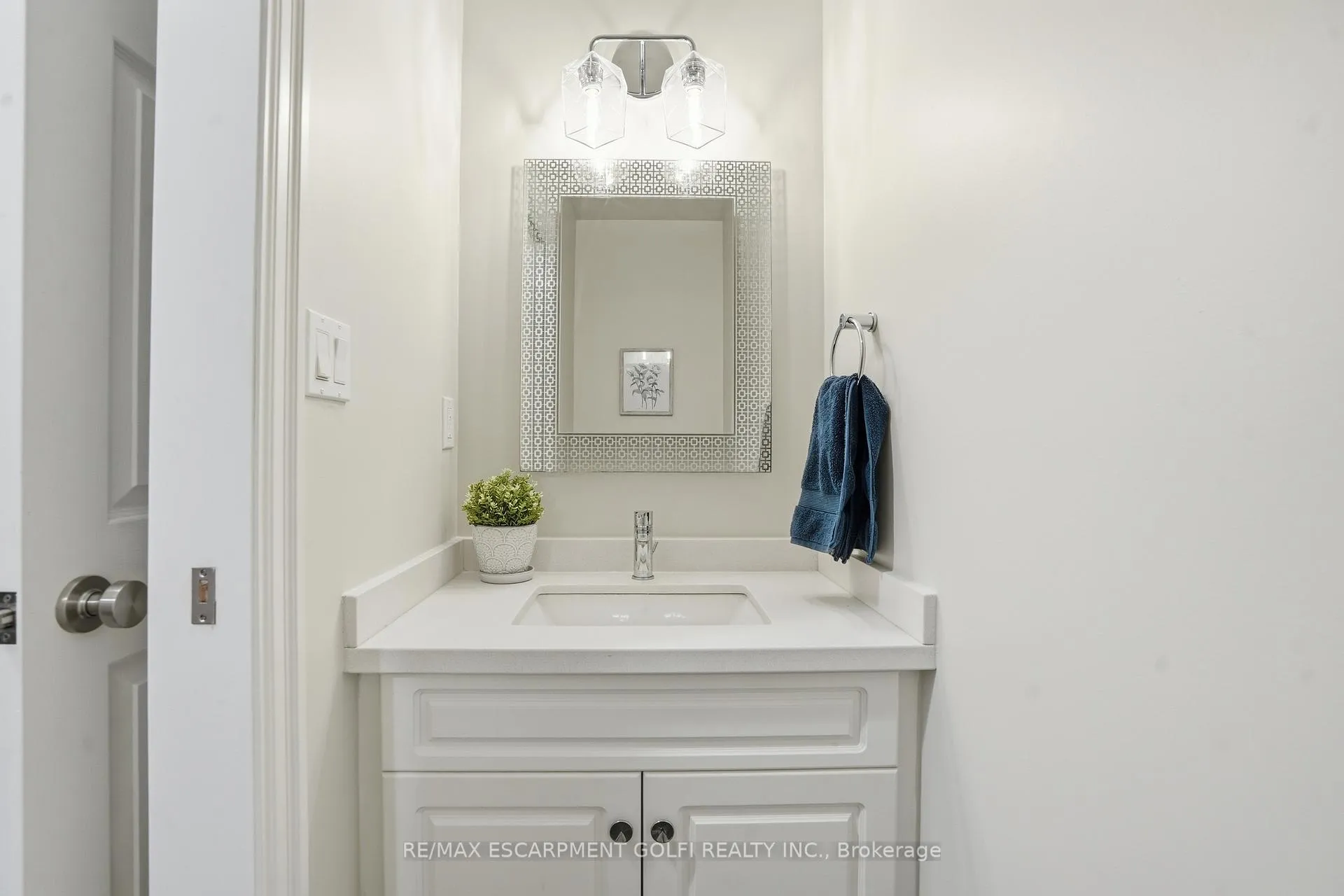 Photo 15 of 20 Timber Lane, St. Catharines, Lakeport — HOMEH
