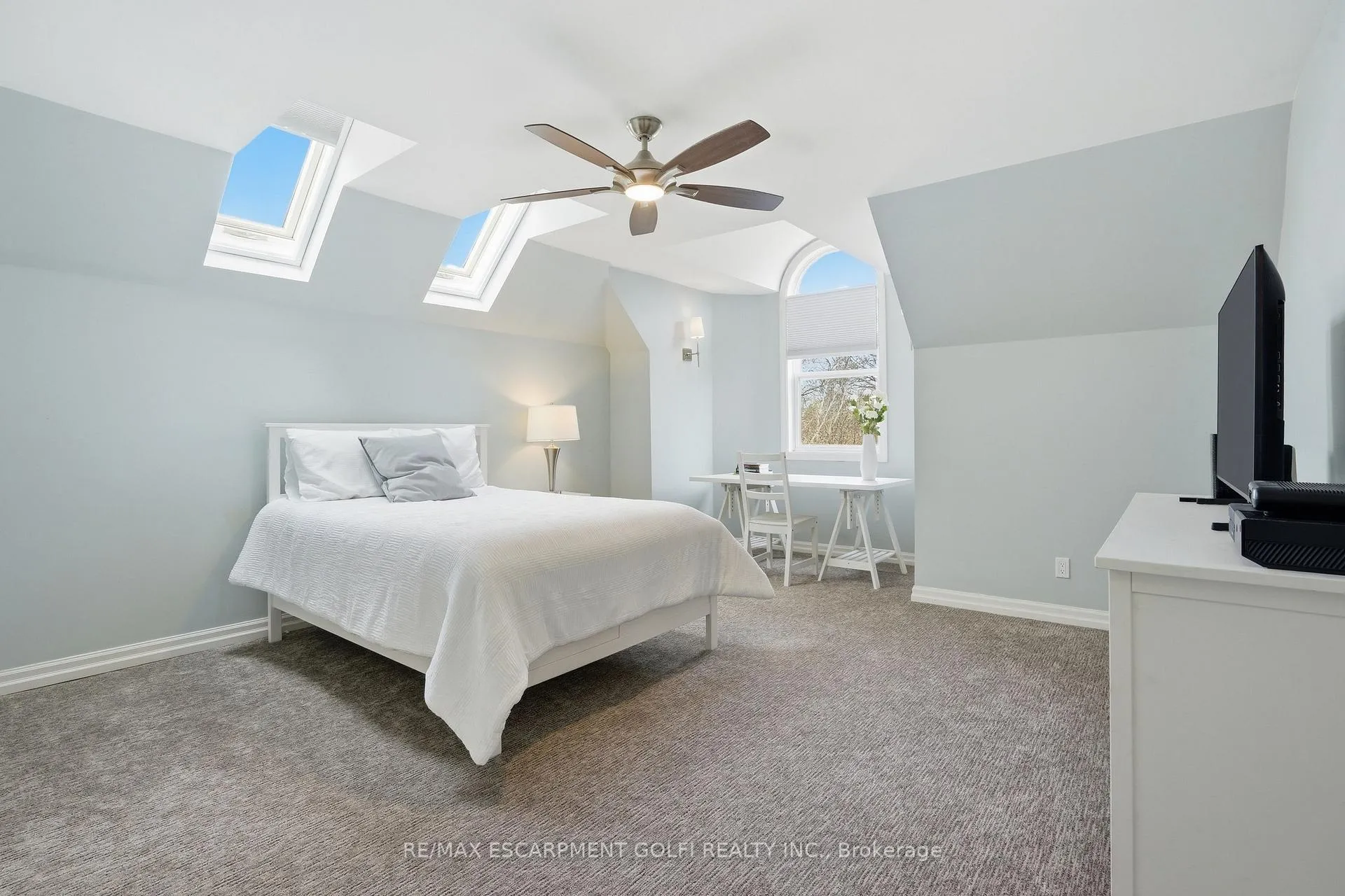 Photo 16 of 20 Timber Lane, St. Catharines, Lakeport — HOMEH