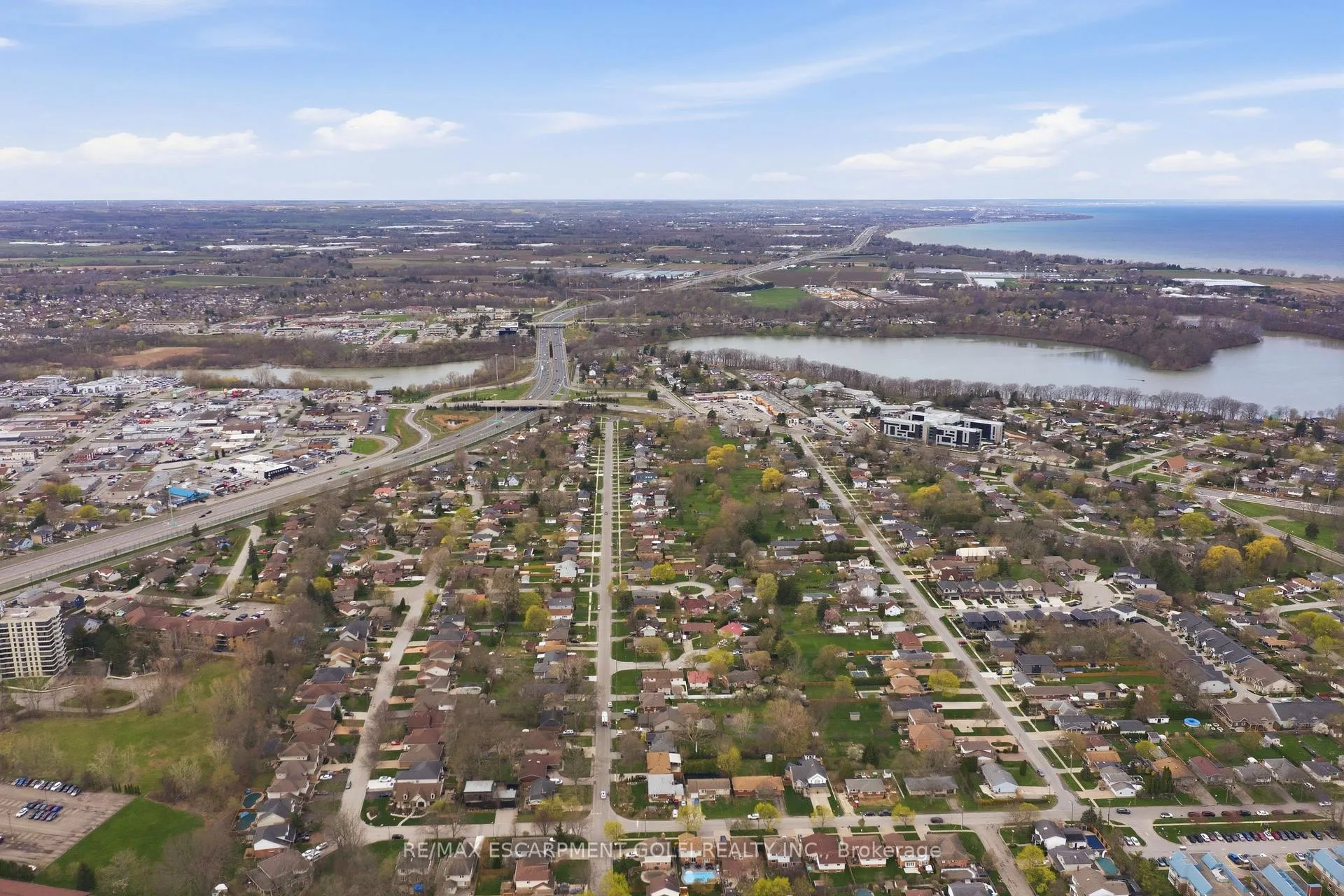 Photo 38 of 20 Timber Lane, St. Catharines, Lakeport — HOMEH