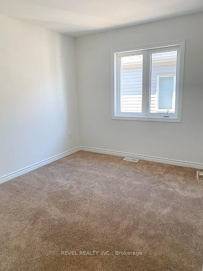 Photo 11 of 5 Sinden Road, Brantford — HOMEH