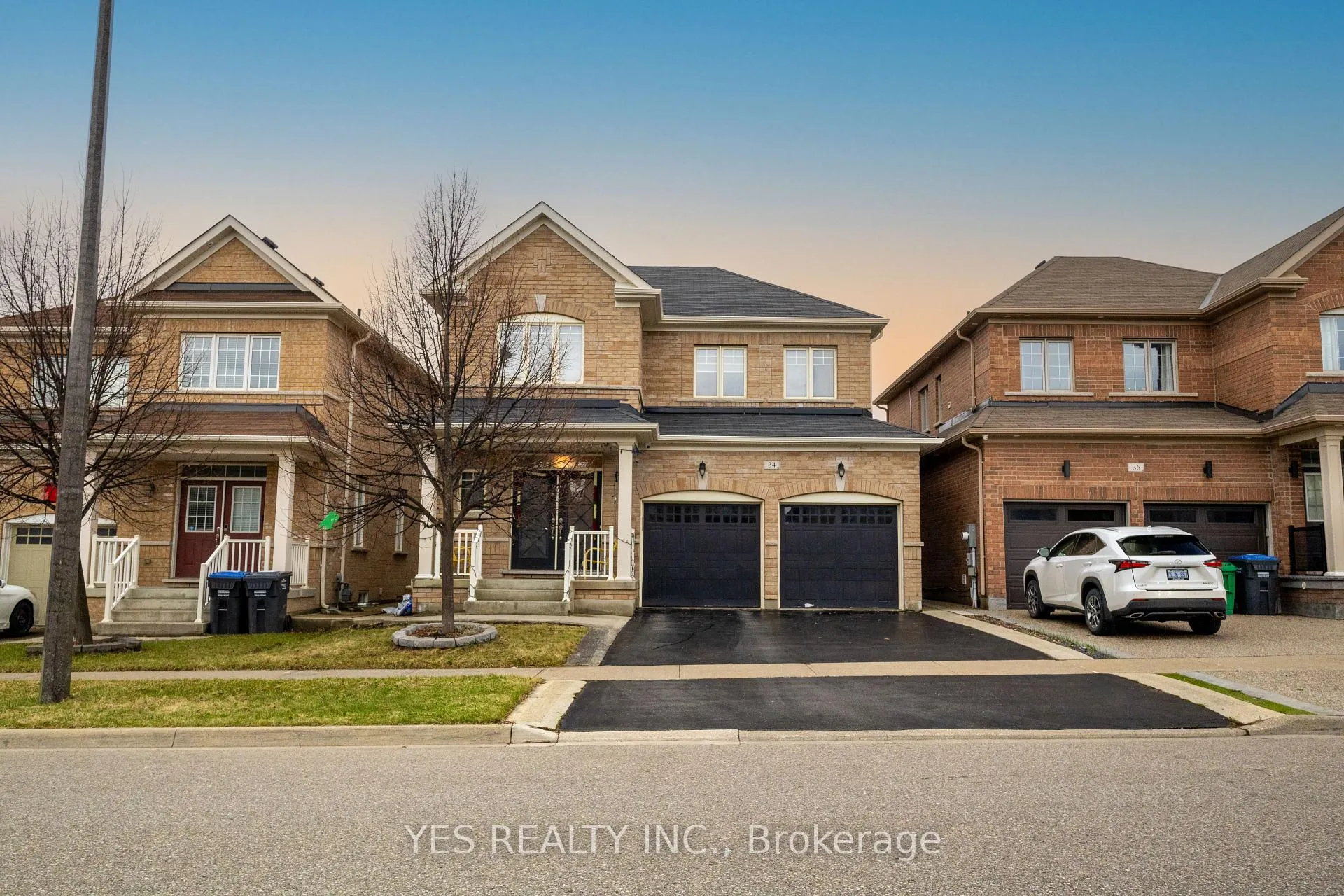 Front of 34 Newhouse Boulevard