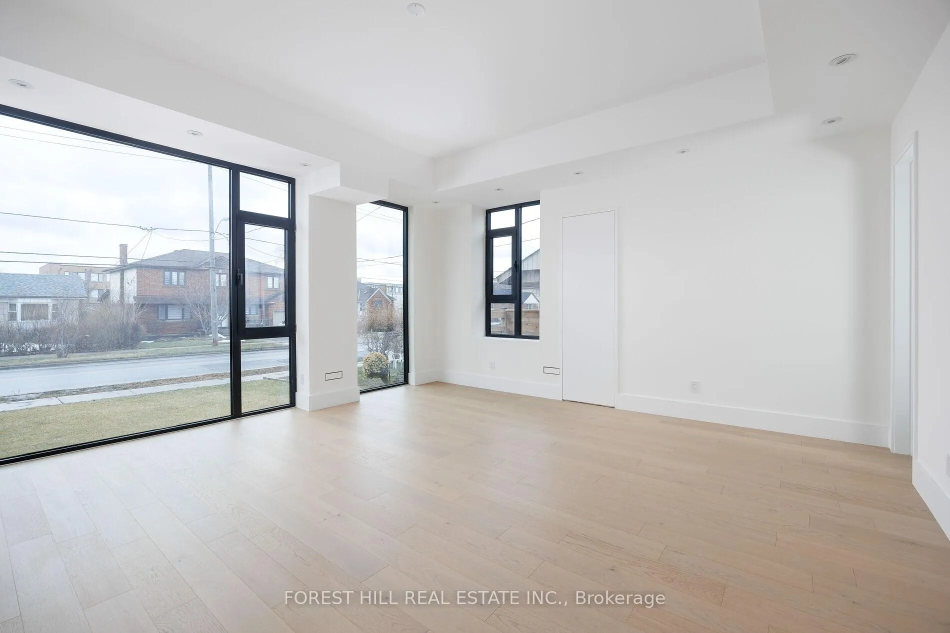 Photo 32 of 170 Ranee Avenue, Toronto, Englemount-Lawrence — HOMEH