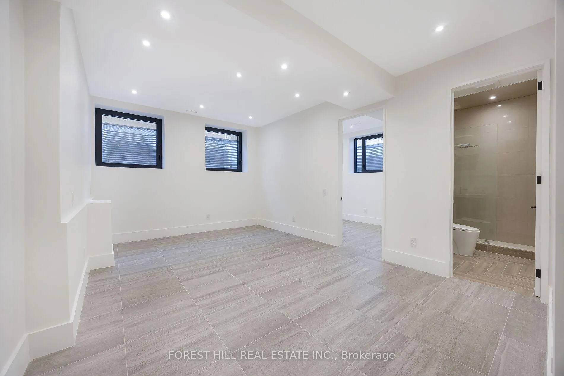Photo 38 of 170 Ranee Avenue, Toronto, Englemount-Lawrence — HOMEH