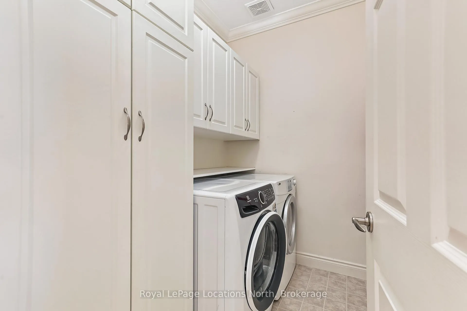 Photo 15 of 31 Alyssa Drive, Collingwood — HOMEH